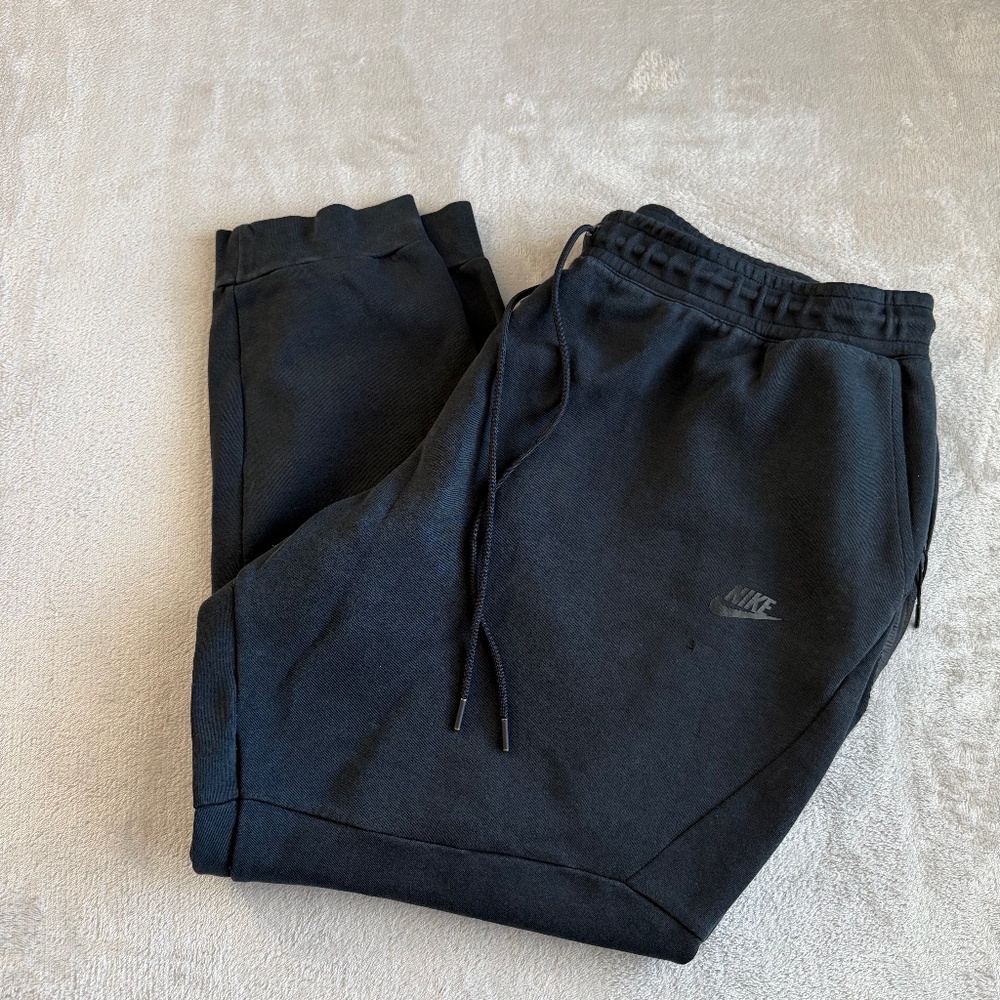 Nike Sportswear Mens Fleece Joggers Size 4XL Black Tapered Leg Zip Pocket